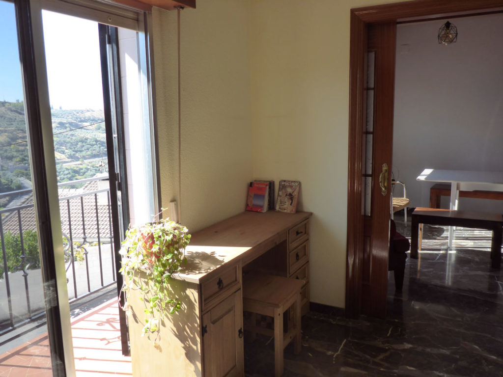 Solana de Granada - Climbing and outdoor hostel: house entrance inside