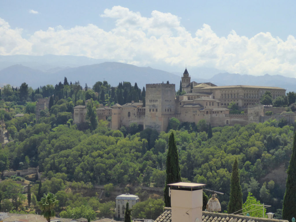 Solana de Granada - Climbing and outdoor hostel: Alhambra in Granada