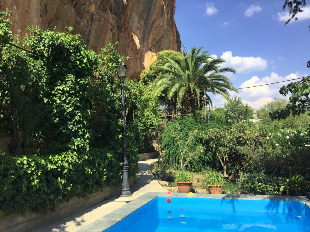 Solana de Granada - Climbing and outdoor hostel: pool